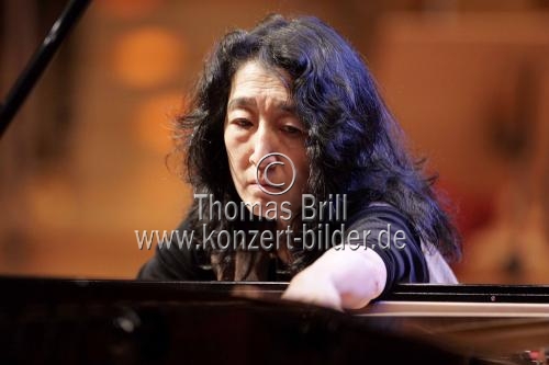 Japanische Pianistin Mitsuko Uchida gastiert mit einem Benefizkonzert in der Philharmonie Köln (&copy; Thomas Brill)